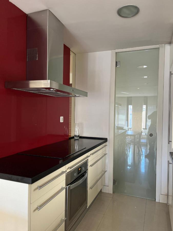 Ohannahome's Maroon Apartamento *